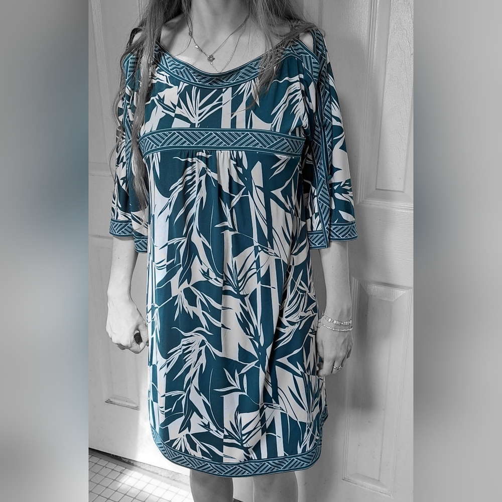 BCBGMaxAzria Teal Blue And Cream Stretch Knit Open Sleeve Flattering Midi Dress